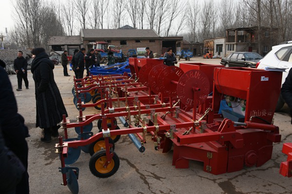 ׯ�к���Ϸ(�й�)�ɷ����޹�˾-����